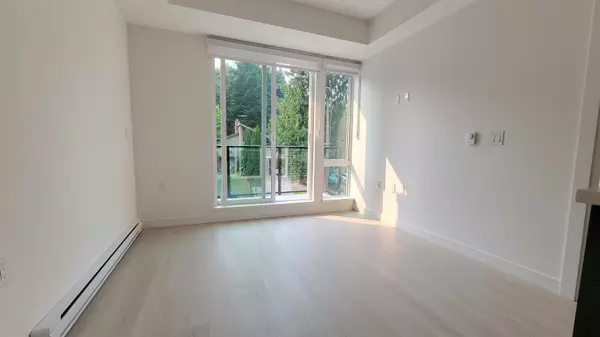 Port Moody, BC V3H 2E6,2002 George ST #315