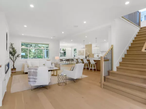 Coquitlam, BC V3B 0S2,3553 Monson CRES