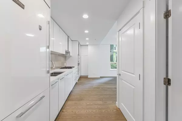 Vancouver, BC V6S 0L3,3533 Ross DR #201