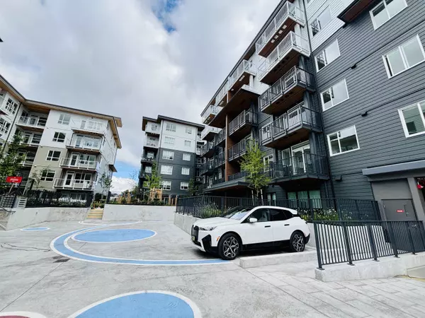 Coquitlam, BC V3J 4G2,723 Grover AVE #201
