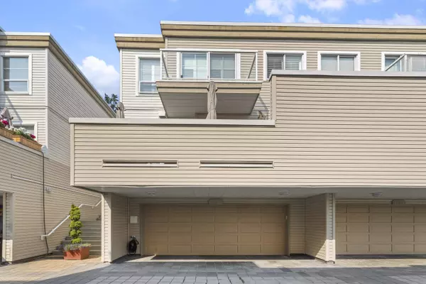 1157 Vidal ST, White Rock, BC V4B 3T4