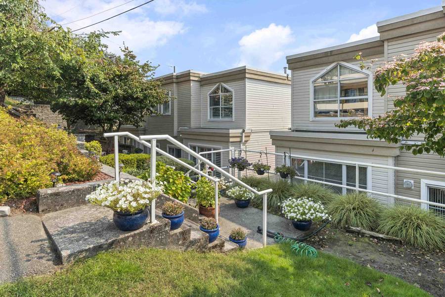 1157 Vidal ST, White Rock, BC V4B 3T4