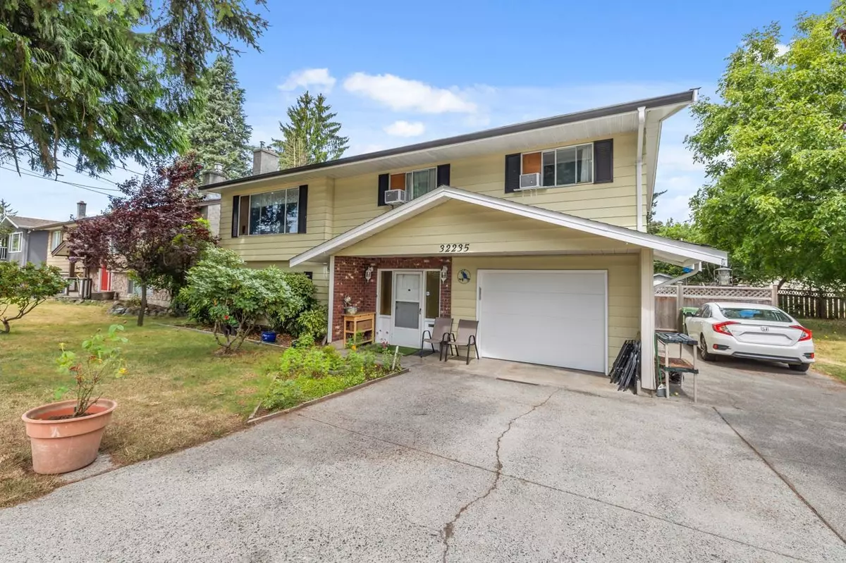 Abbotsford, BC V2T 1A5,32235 Marshall RD