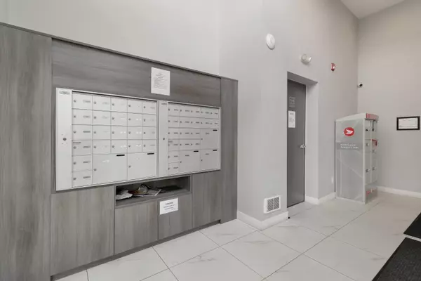 Surrey, BC V3S 0B6,14468 72 AVE #A404