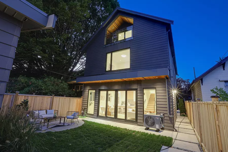 944 E 13 AVE #2, Vancouver, BC V5T 2L6