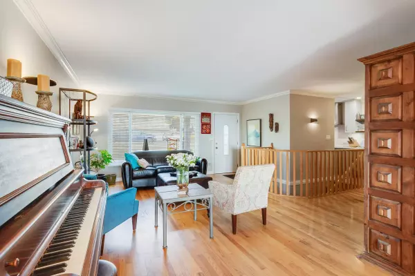 North Vancouver, BC V7L 2A5,843 Whitchurch ST