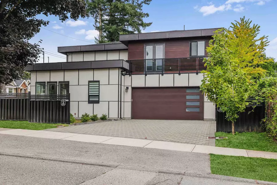 14218 69a AVE, Surrey, BC V3W 2H9