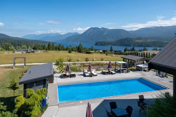 Sechelt, BC V7Z 0L1,6316 Crowston RD
