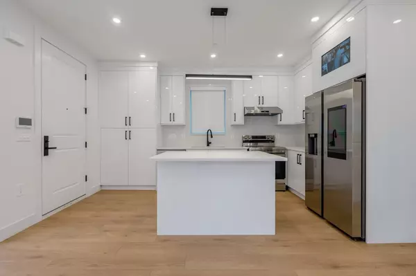 Vancouver, BC V5R 5A1,3096 Vanness AVE #1