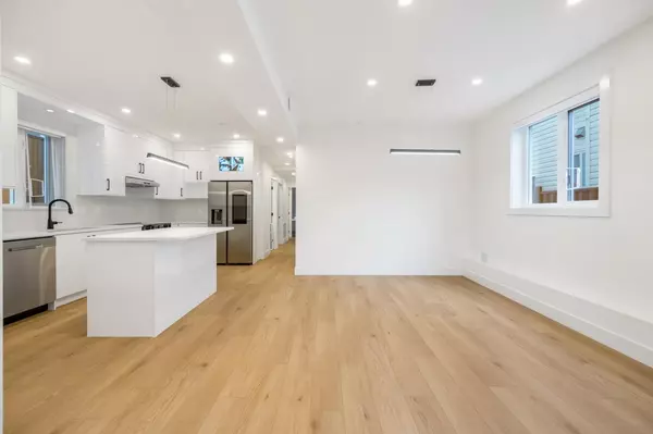 Vancouver, BC V5R 5A1,3096 Vanness AVE #2