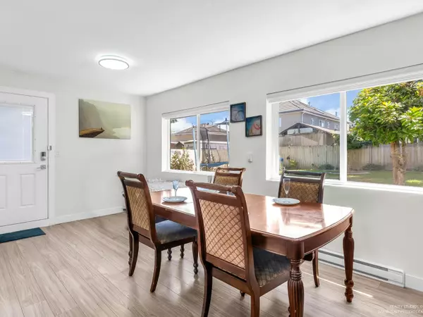 Surrey, BC V3W 2Z2,13504 79a AVE