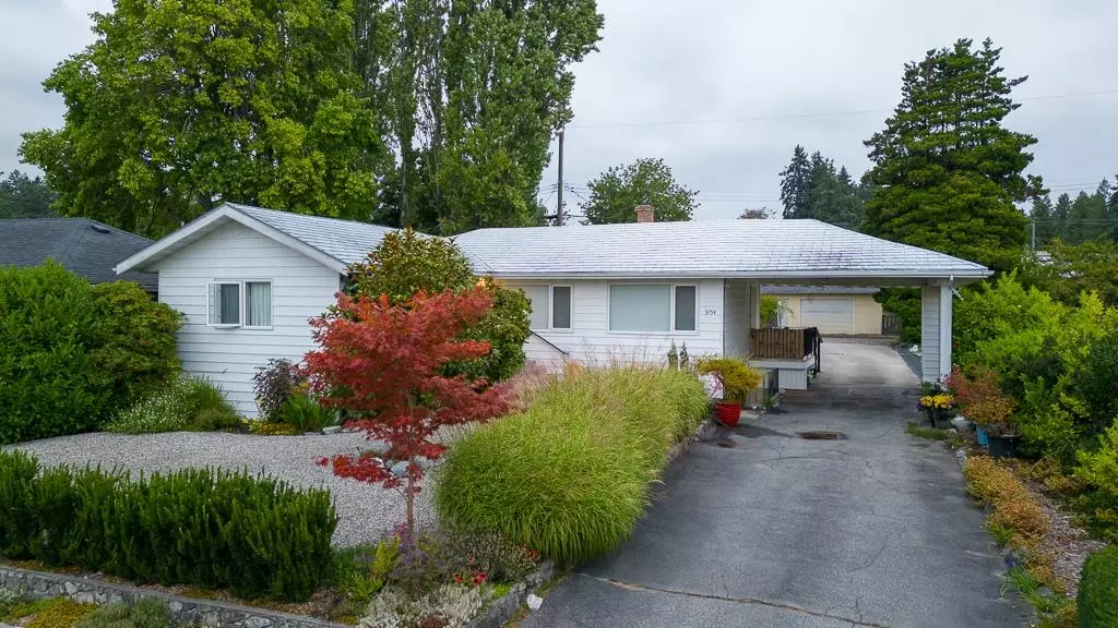 5754 Cowrie ST, Sechelt, BC V0N 3A0