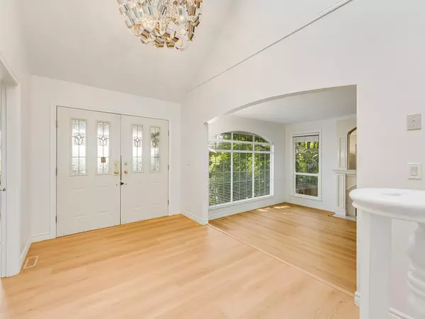 Coquitlam, BC V3C 6A3,736 Clearwater WAY