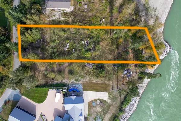 Hope, BC V0X 1L3,20808 Landstrom RD