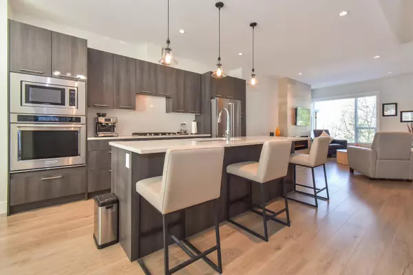 Surrey, BC V3Z 0S4,2280 163 ST #163