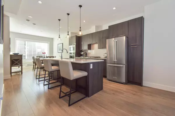 Surrey, BC V3Z 0S4,2280 163 ST #163