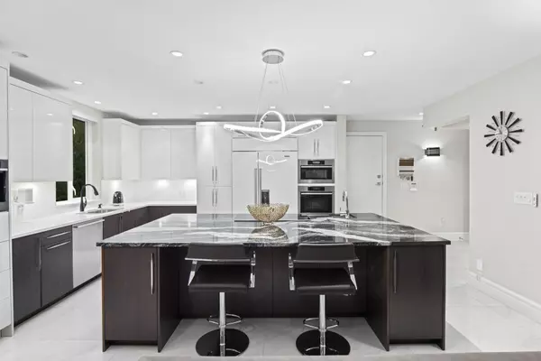 1130 Eyremount DR West Vancouver, BC V7S 2C5