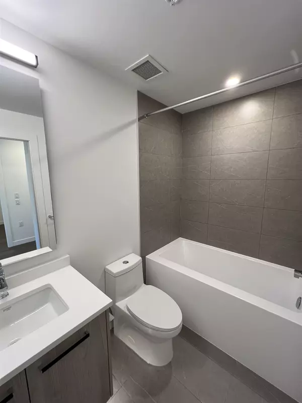 Vancouver, BC V6P 3H1,6859 Cambie ST #305
