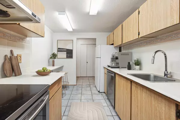 Richmond, BC V6Y 3E6,7297 Moffatt RD #122