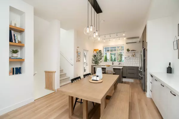 Coquitlam, BC V3C 3V4,3552 Victoria DR #50