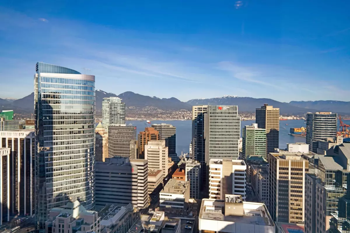 Vancouver, BC V6C 0B5,667 Howe ST #3202