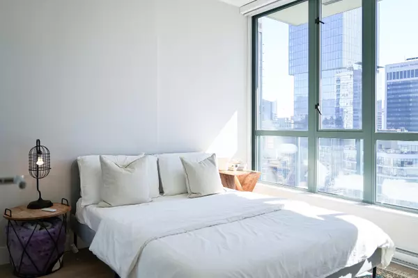 1239 W Georgia ST #2909 Vancouver, BC V6E 4R8