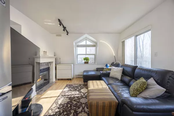 Coquitlam, BC V3K 6W2,1215 Brunette AVE #8