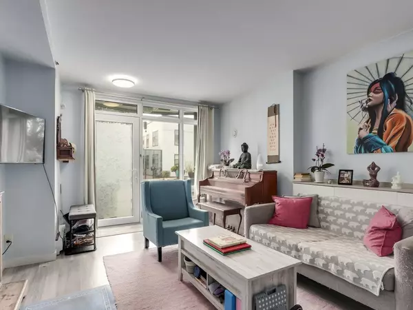 Vancouver, BC V6J 5J1,1628 Cypress ST