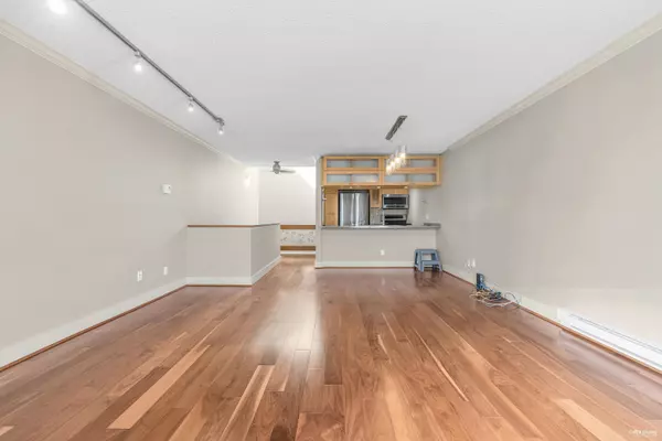 Vancouver, BC V5Z 1B8,744 W 7th AVE #10