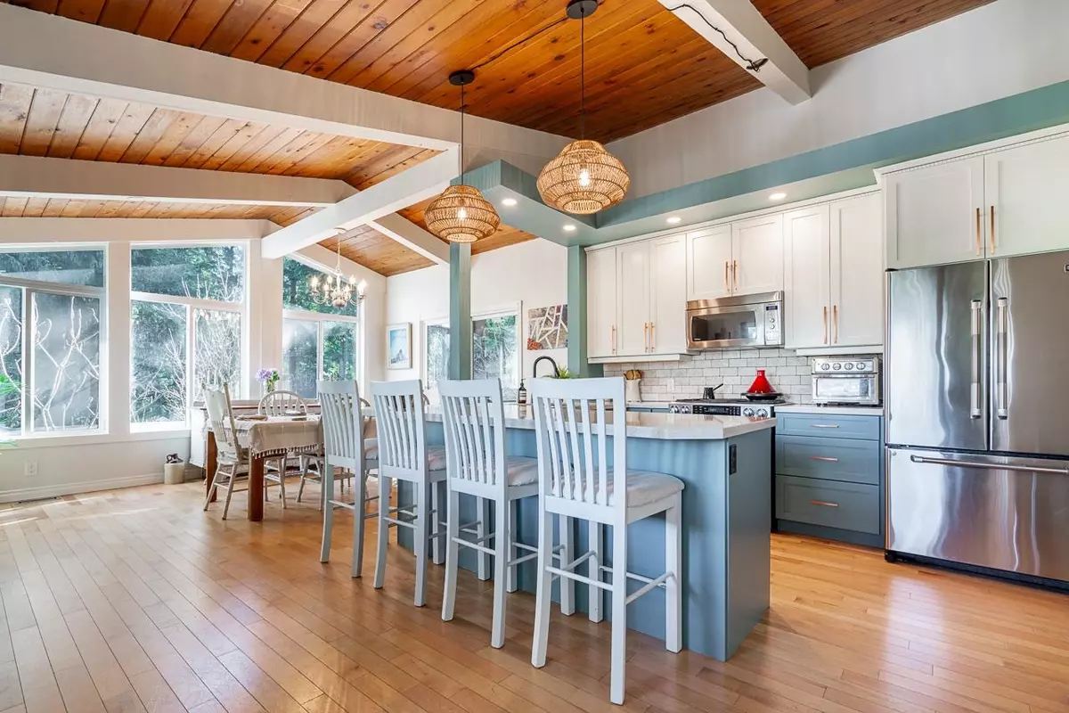 Port Moody, BC V3H 2L8,3345 Viewmount DR