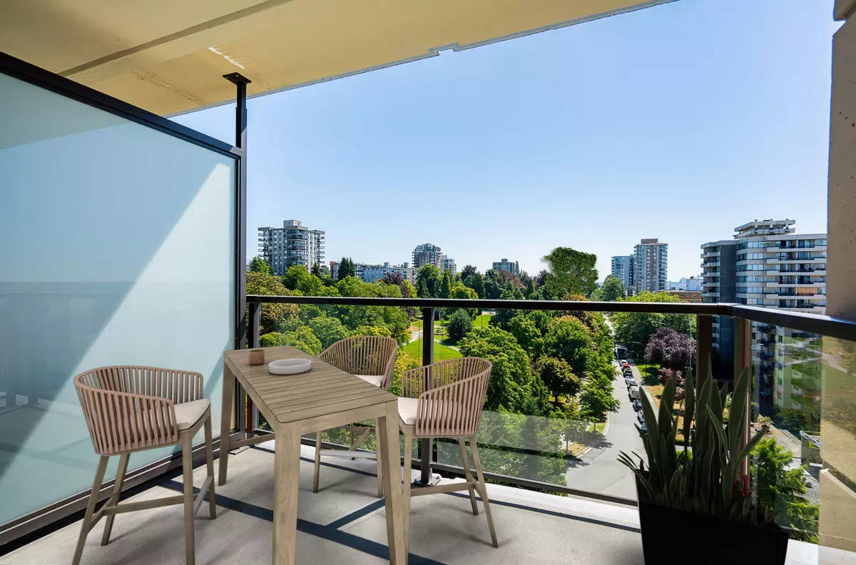 North Vancouver, BC V7M 0A2,683 W Victoria PARK #PH3