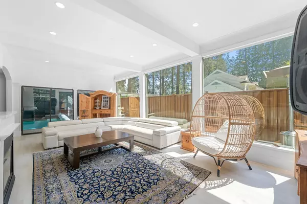 North Vancouver, BC V7R 4K4,4869 Capilano RD