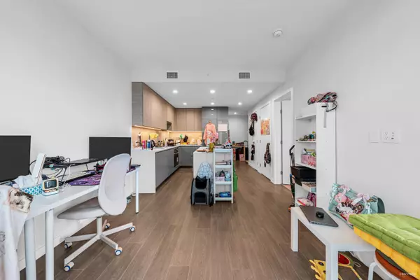 Burnaby, BC V5C 0N8,2108 Gilmore AVE #1612