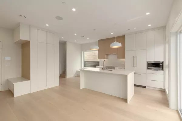 Vancouver, BC V5R 3M9,5407 Wales ST