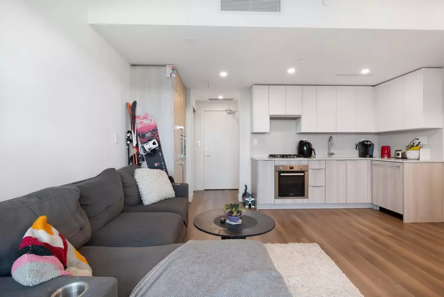 901 Lougheed HWY #1405, Coquitlam, BC V3K 0J3