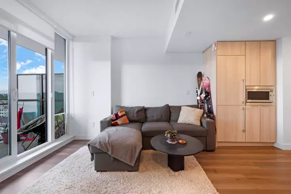 Coquitlam, BC V3K 0J3,901 Lougheed HWY #1405