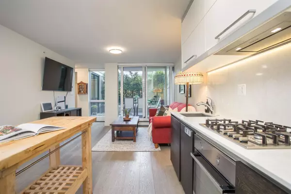 189 Keefer ST #208 Vancouver, BC V6A 0C8