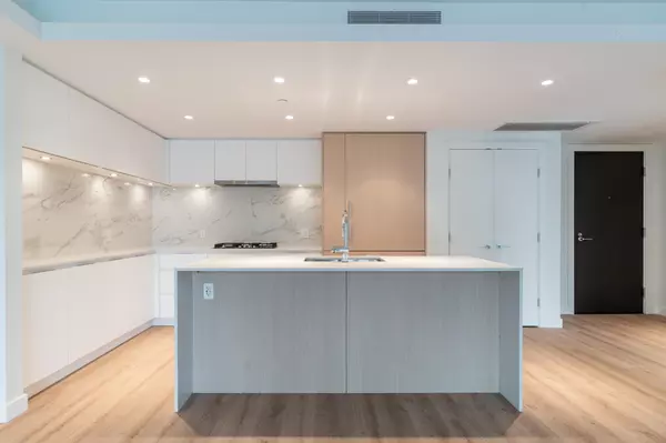 1500 Fern ST #401 North Vancouver, BC V7J 0E6