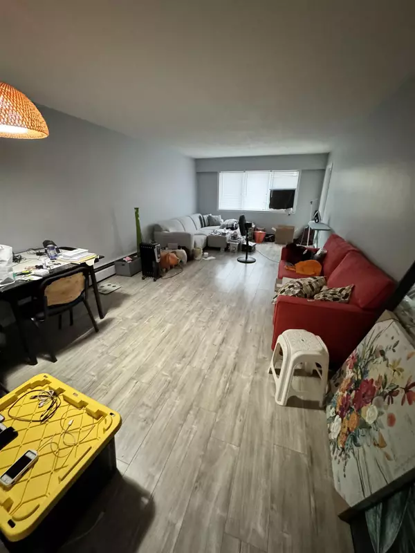 Richmond, BC V6Y 2E9,6420 Buswell ST #312