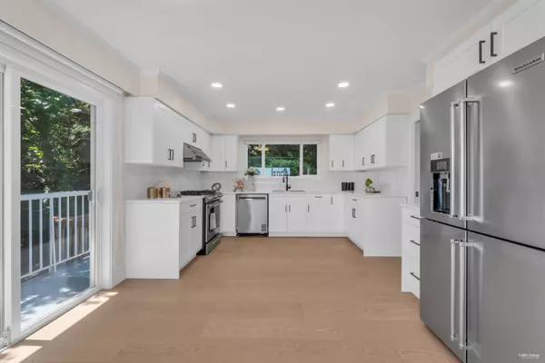 West Vancouver, BC V7T 1S9,818 Younette DR