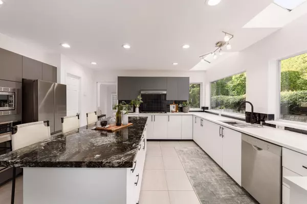 North Vancouver, BC V7N 3E1,456 Montroyal BLVD