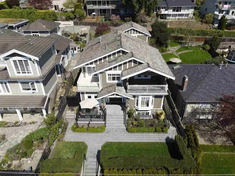 1361 Lawson AVE, West Vancouver, BC V7T 2E6