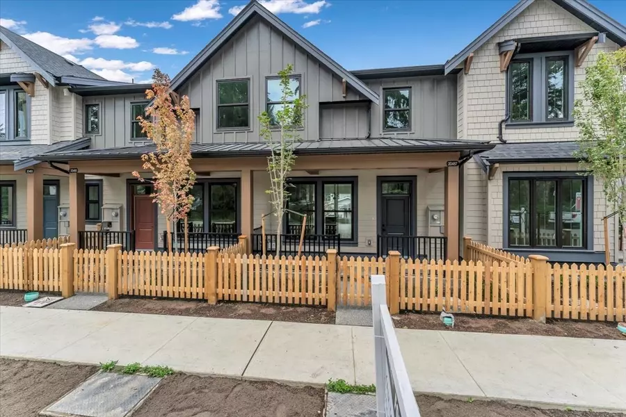 20487 74b AVE, Langley, BC V2Y 1V5