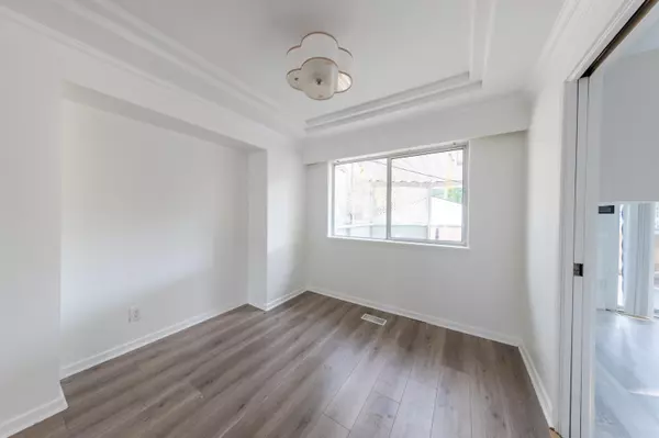 Surrey, BC V3R 4X2,15032 Swallow DR