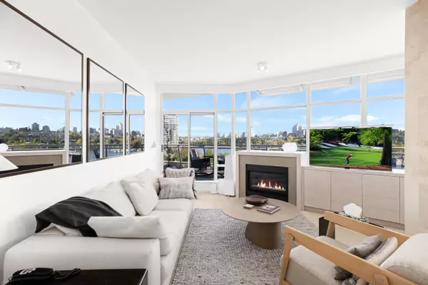 Vancouver, BC V6Z 3H6,628 Kinghorne Mews #701