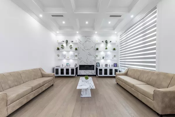 North Vancouver, BC V7R 2Y6,3560 Highland BLVD
