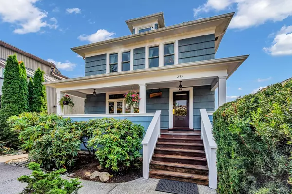 North Vancouver, BC V7M 1K7,255 W 6th ST