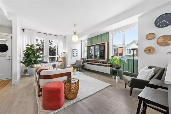 Surrey, BC V3Z 1J3,16561 17a AVE #54