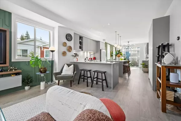 Surrey, BC V3Z 1J3,16561 17a AVE #54