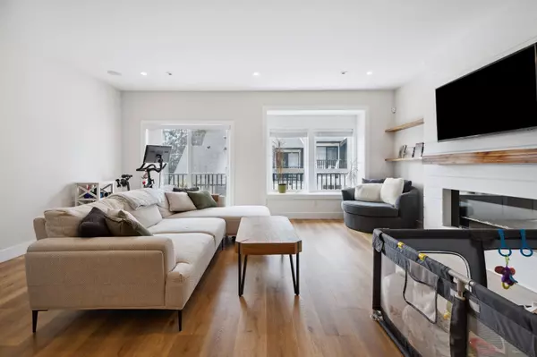 Coquitlam, BC V3E 3H1,3409 Harper RD #117